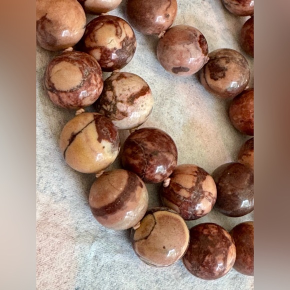 Picture (or zebra) jasper 12mm beaded necklace 18” w/ 14K gold clasp - Picture 4 of 7